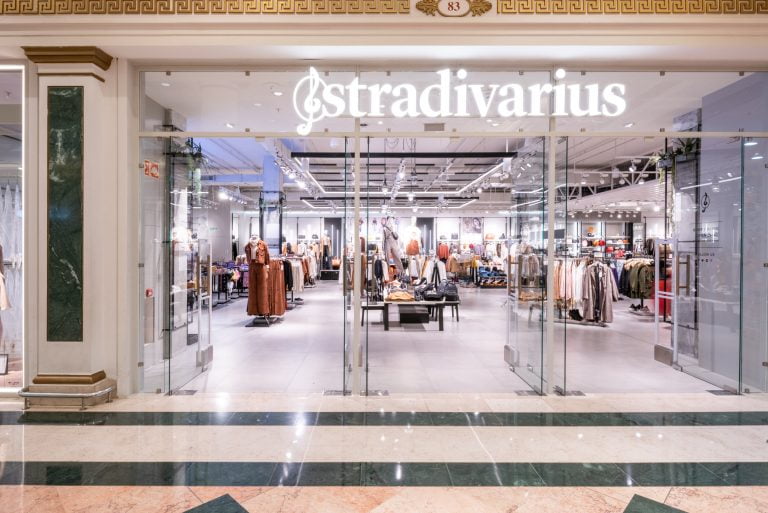 Telefon contact Stradivarius
